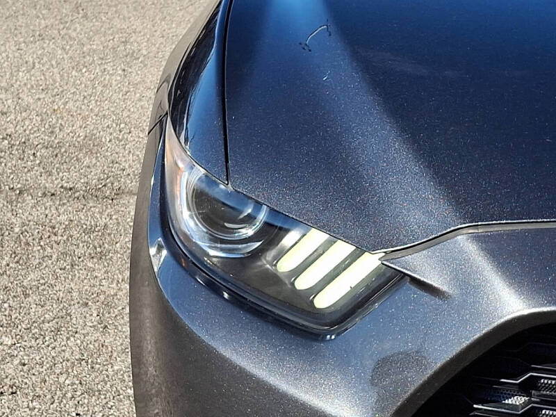 2017 Ford Mustang V6