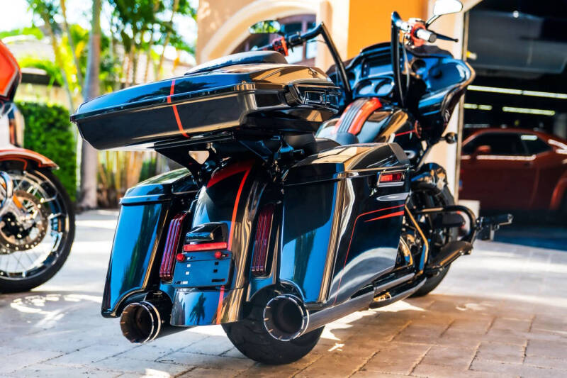 2018 Harley-Davidson FLTRXSE CVO Road Glide