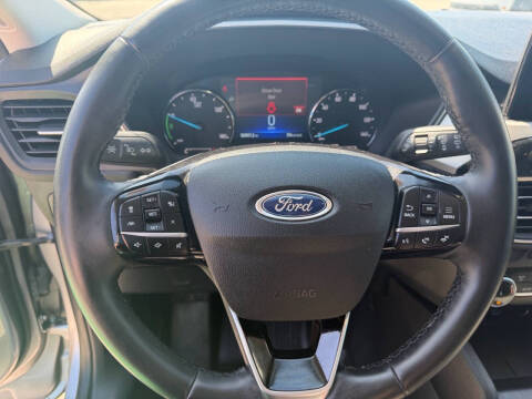2022 Ford Escape Hybrid SE