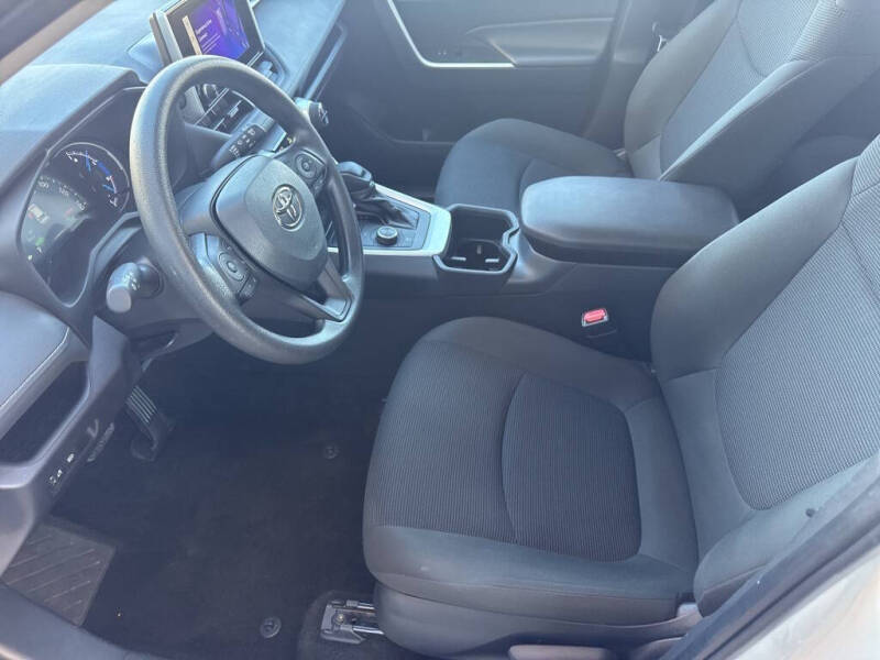 2024 Toyota RAV4 Hybrid LE