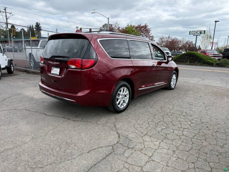 2020 Chrysler Pacifica Touring L