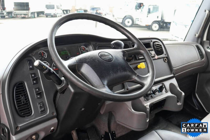 2019 Freightliner M2 106