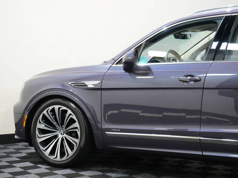 2023 Bentley Bentayga EWB