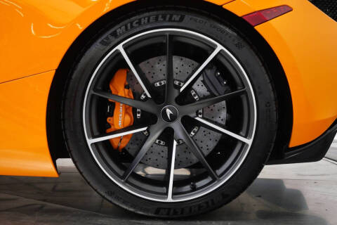 2022 McLaren 720S Performance