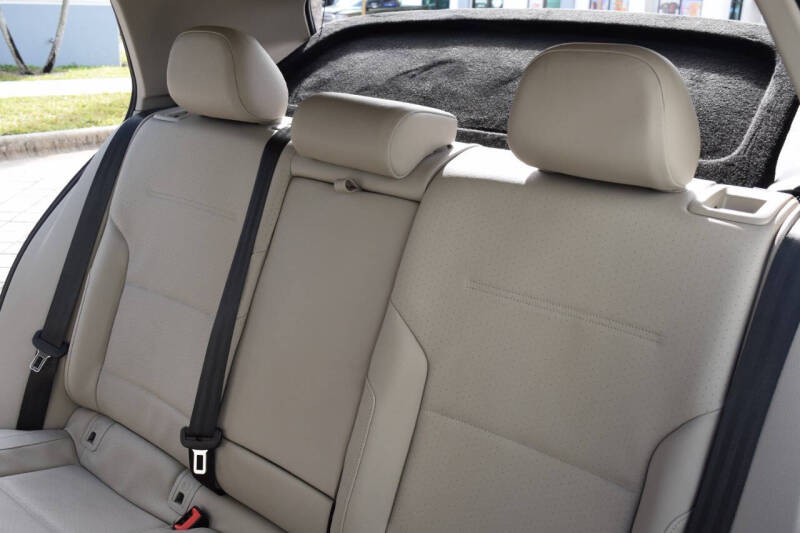 2015 Volkswagen Golf TDI SE