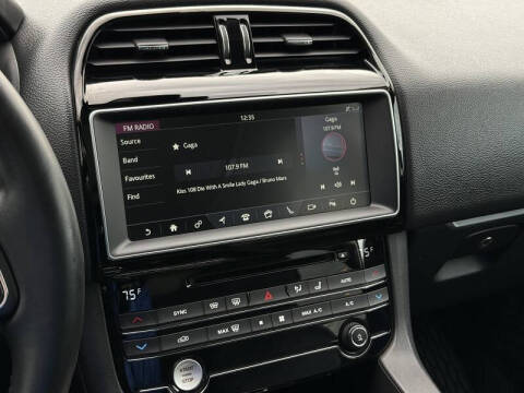 2017 Jaguar F-PACE 35t Prestige