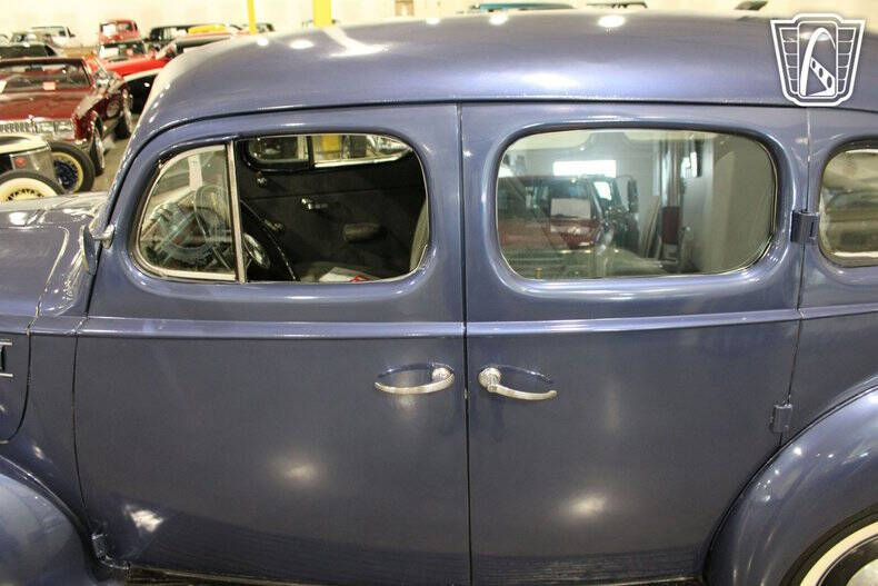 1939 Packard Six