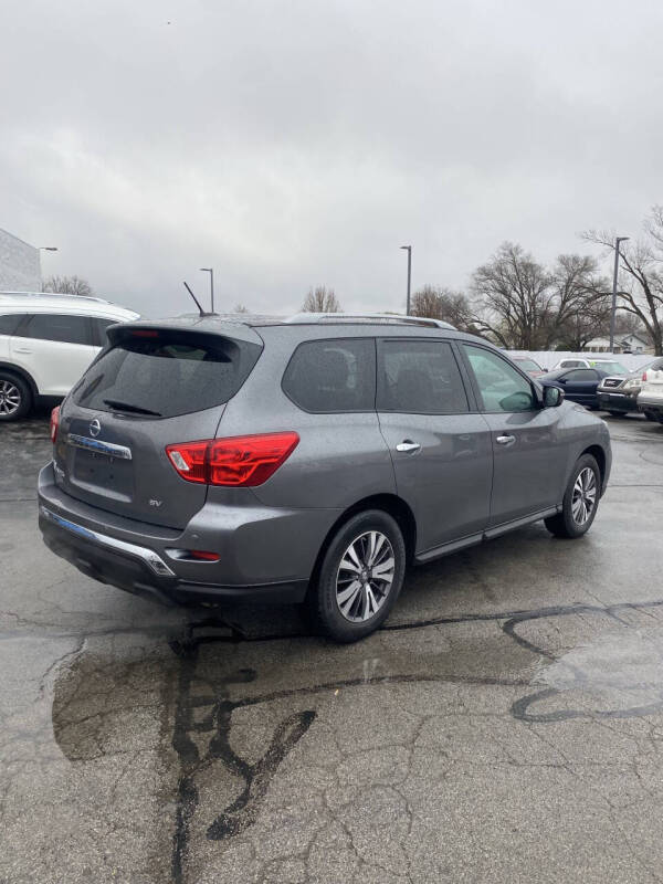 2017 Nissan Pathfinder SV