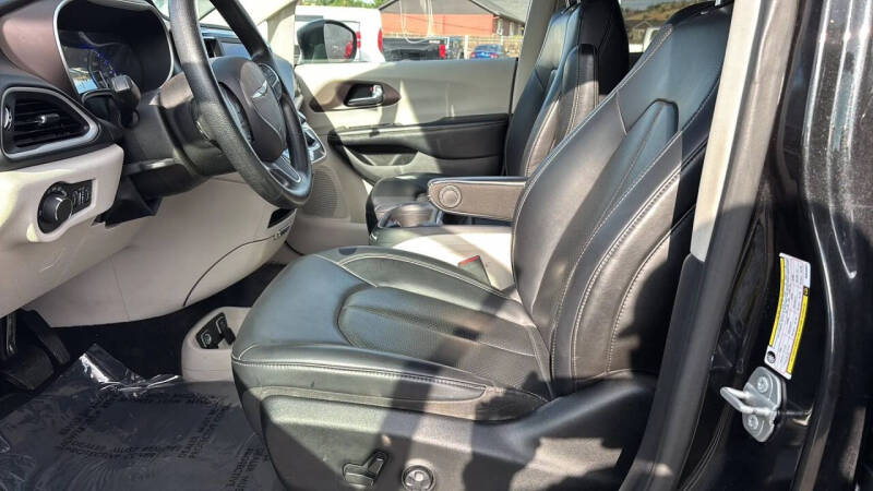 2021 Chrysler Voyager LXi