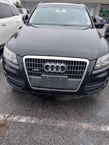 2011 Audi Q5 2.0T quattro Premium Plus