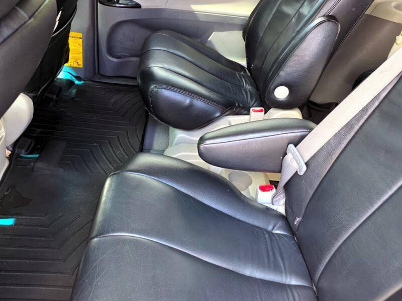2011 Toyota Sienna