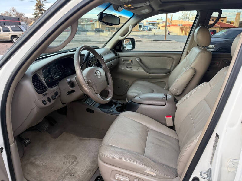2005 Toyota Sequoia SR5
