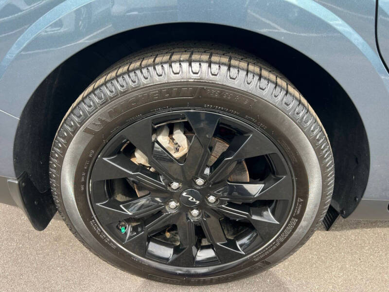 2024 Kia Carnival SX