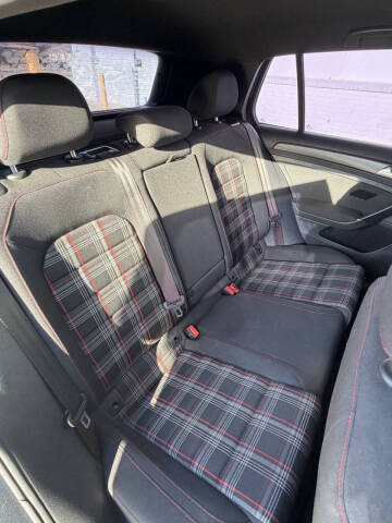 2019 Volkswagen Golf GTI S