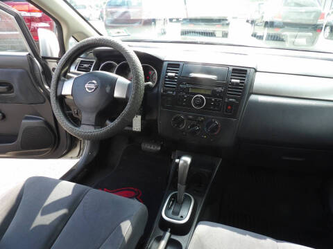 2009 Nissan Versa 1.8 S