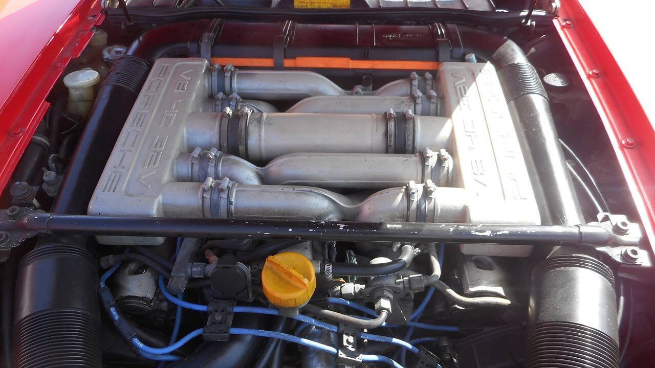 1985 Porsche 928 40
