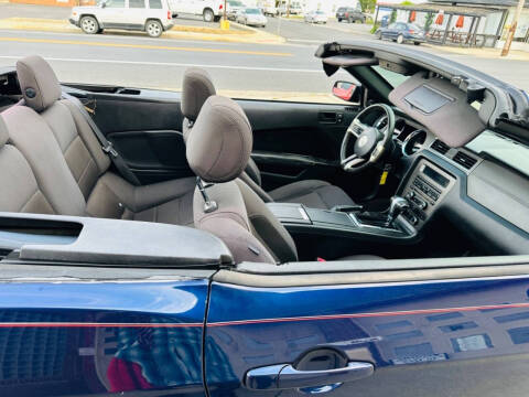 2012 Ford Mustang V6