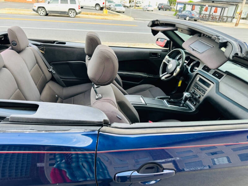 2012 Ford Mustang V6