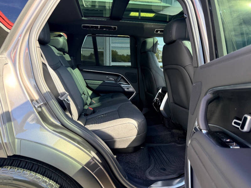 2023 Land Rover Range Rover P530 SE