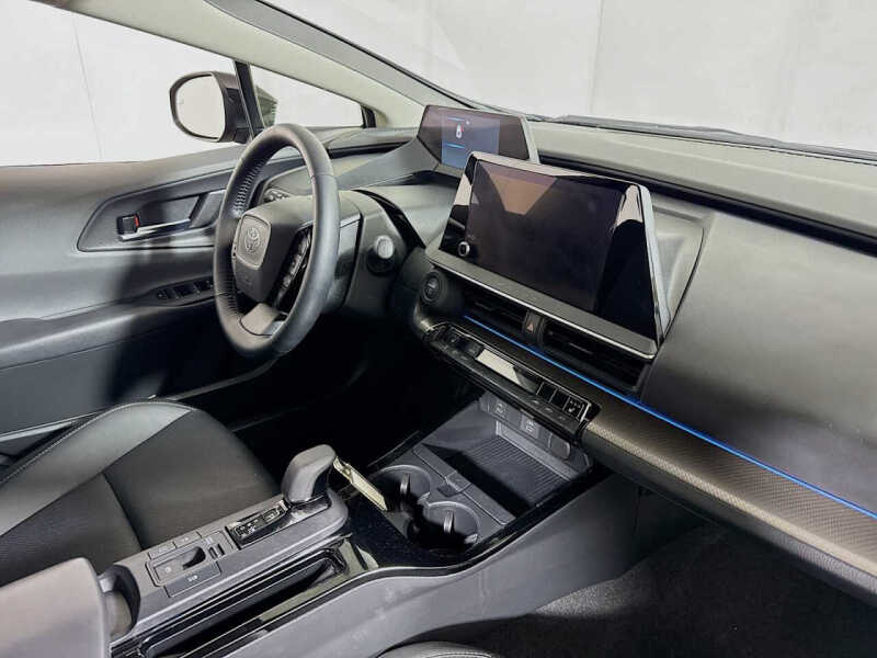 2025 Toyota Prius XLE