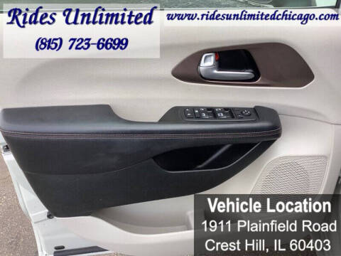 2017 Chrysler Pacifica Touring-L