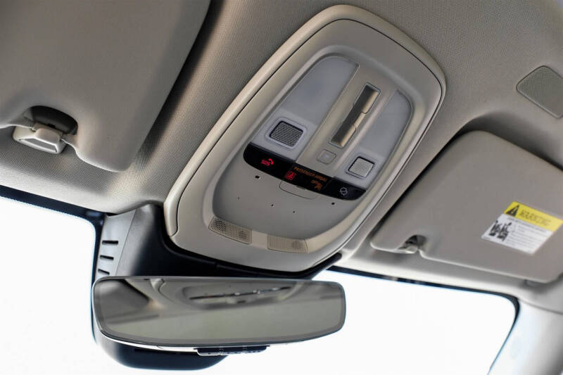 2023 Volvo XC60 B5 Ultimate Dark Theme