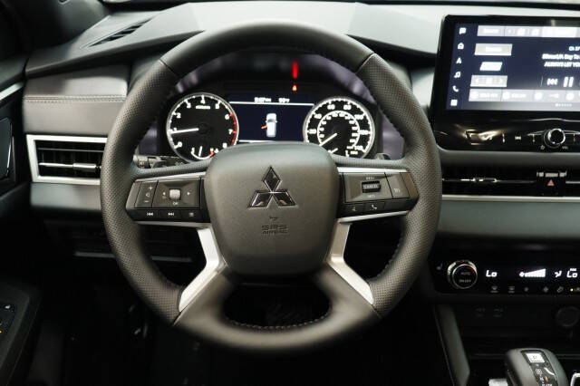 2026 Mitsubishi Outlander LE