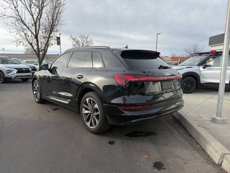 2021 Audi e-tron quattro Premium