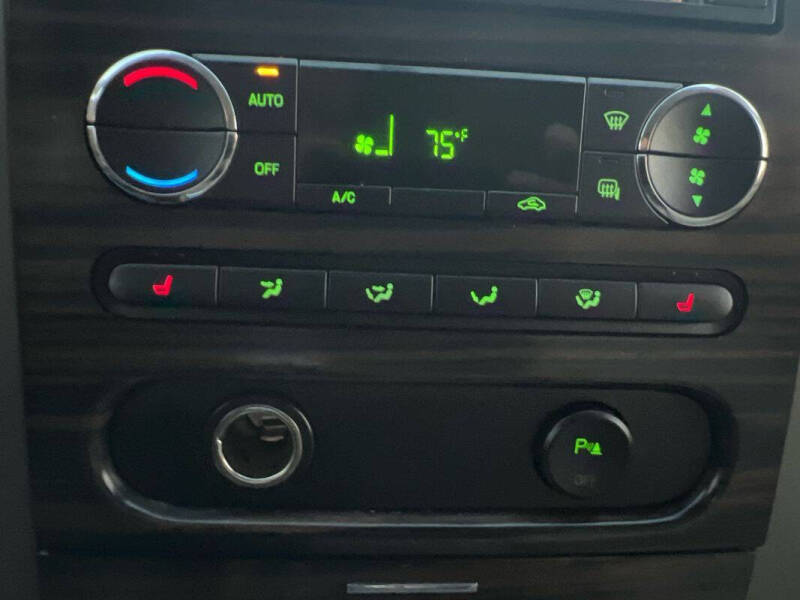 2008 Lincoln Mark LT