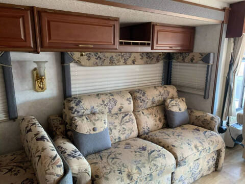 2004 Freightliner XC Chassis