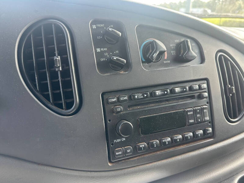2007 Ford E-Series E-350 SD XLT