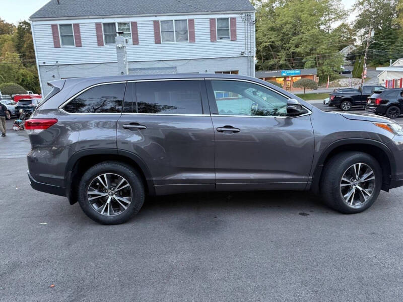 2018 Toyota Highlander LE