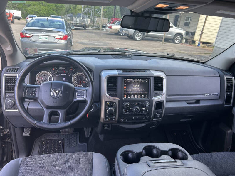 2017 RAM 1500 SLT