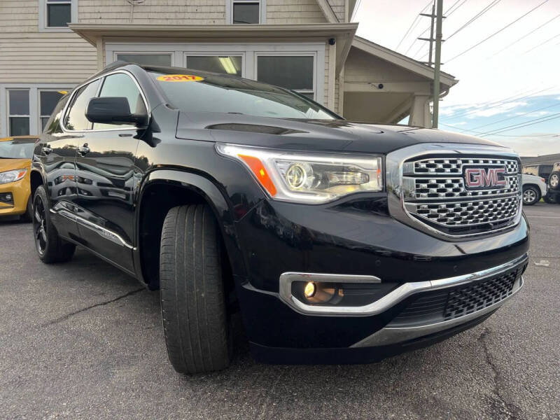 2017 GMC Acadia Denali