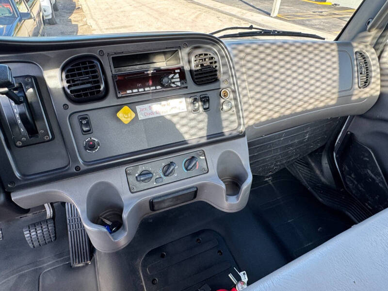 2016 Freightliner M2 106