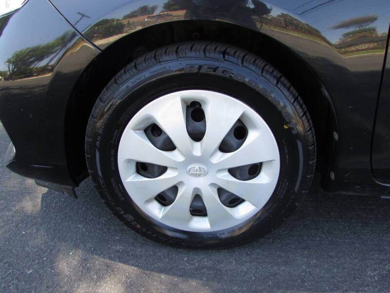 2014 Toyota Prius c Two