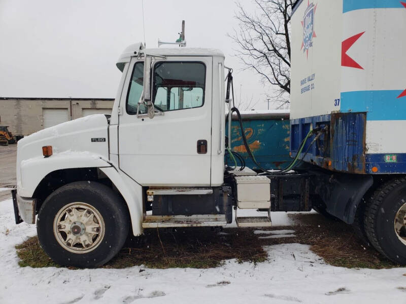 2001 Freightliner FL80