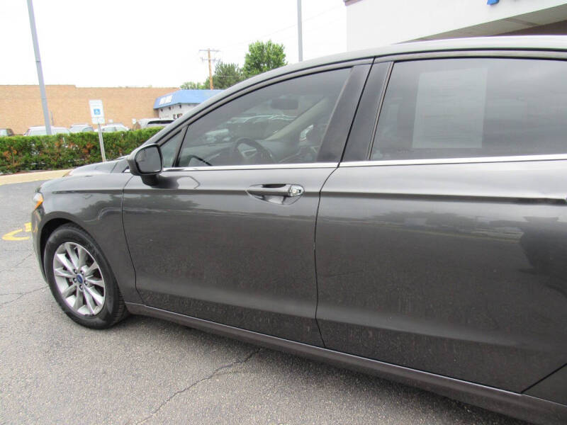 2017 Ford Fusion SE