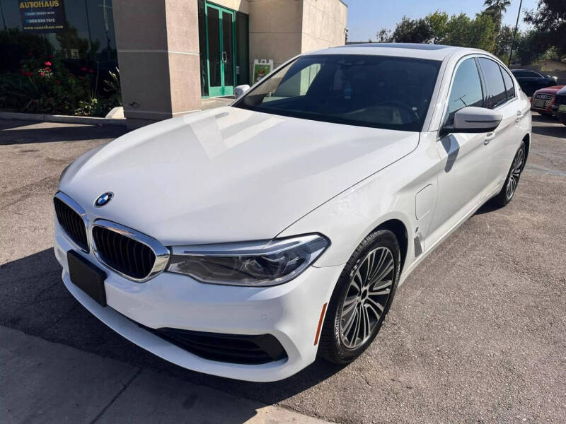 2019 BMW 5 Series 530e photo 2