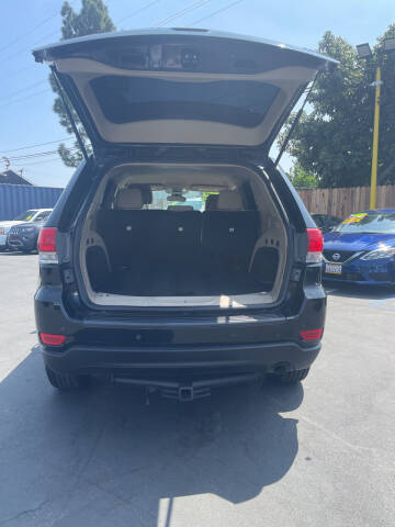 2019 Jeep Grand Cherokee Laredo E