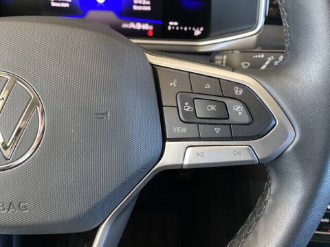 2025 Volkswagen Taos SE Black 4Motion