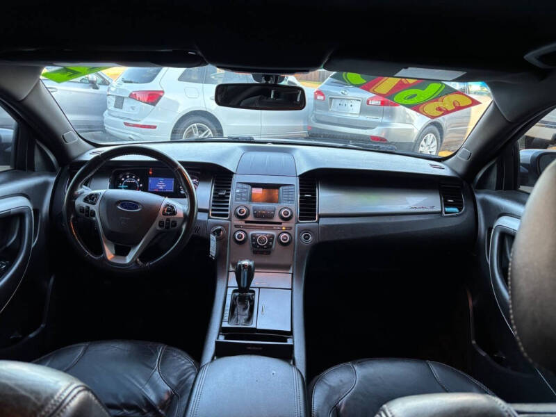 2013 Ford Taurus SEL