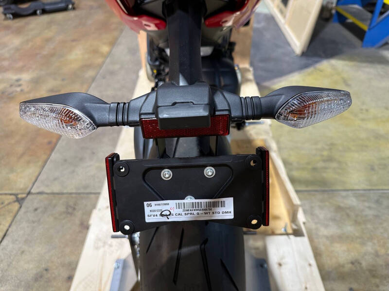 2025 Ducati Streetfighter V4 Supreme