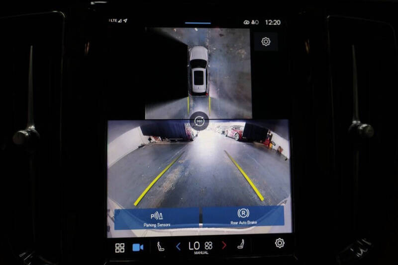 2024 Volvo XC60 B5 Plus Dark Theme