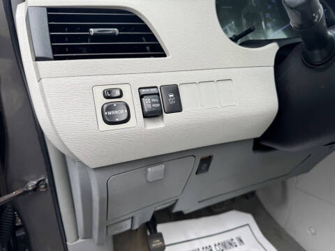 2014 Toyota Sienna XLE 7-Passenger