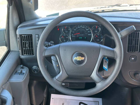 2025 Chevrolet Express LS 3500