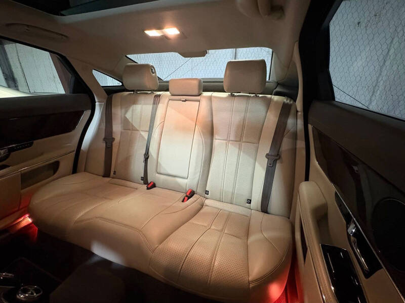 2012 Jaguar XJ