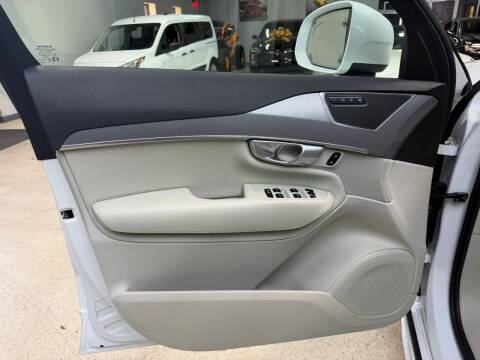 2024 Volvo XC90 B5 Core Bright Theme