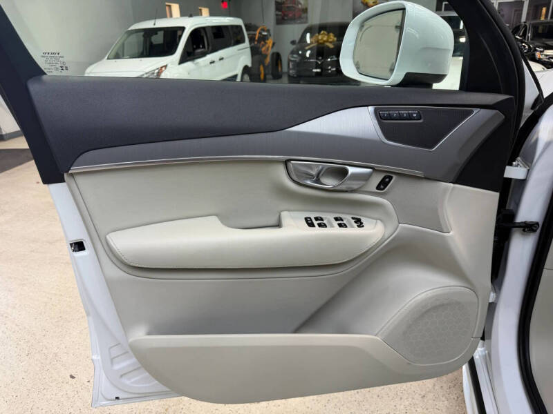 2024 Volvo XC90 B5 Core Bright Theme