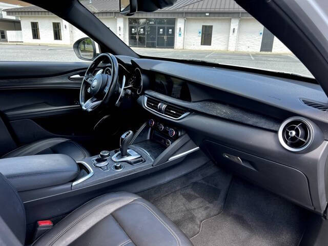 2022 Alfa Romeo Stelvio Sprint